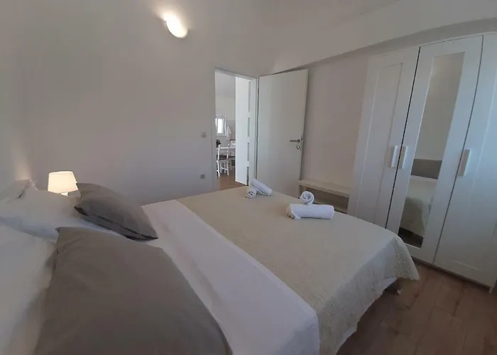 S Pogledom Lägenhet