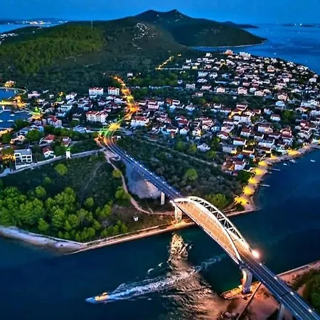 S Pogledom