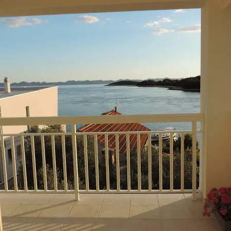 S Pogledom Appartamento *